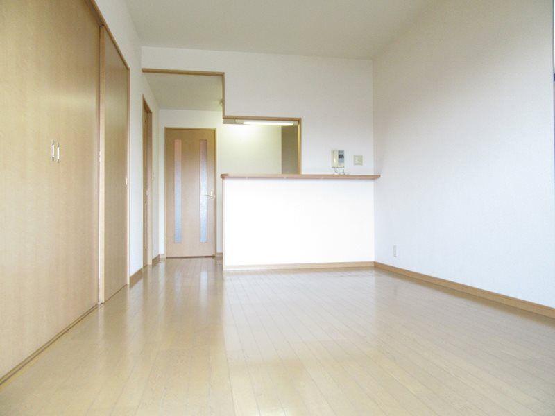 ニューシティアパートメンツ南小倉Ⅰ リビング