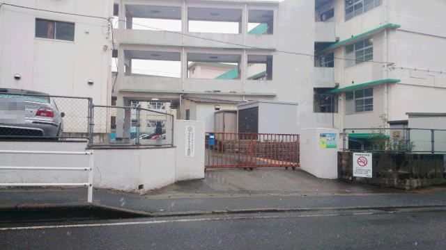 オ－ブアビタシオンⅡ番館 北九州市立戸ノ上中学校まで1000m