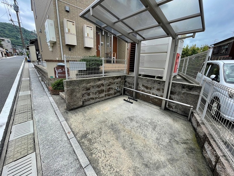 ぎおんスリーハウス 駐車場
