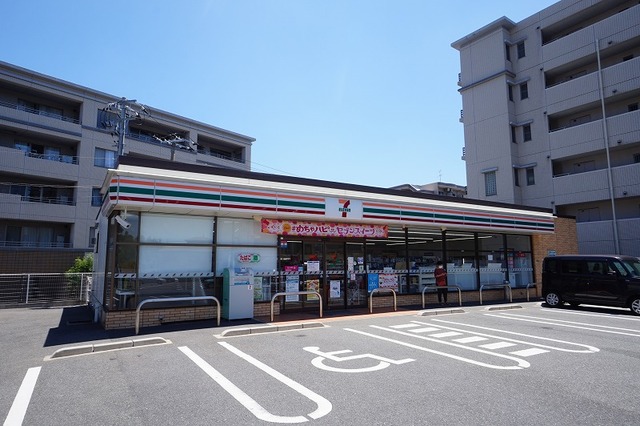 リバーサイド　サン セブンイレブン　三ヶ森電停前店まで80m