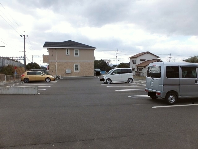 プロムナード上上津役Ａ 駐車場