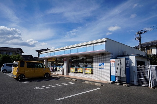 カレント・ヴィラ ローソン　岡垣野間店まで180m