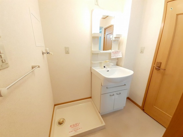 マーベラス・コートＳ　Ｄ 洗面所