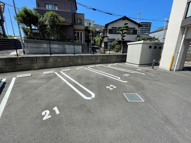 ウイングス折尾 駐車場