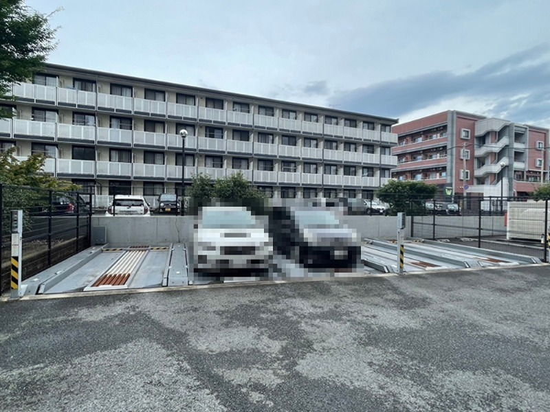 アヴァンセ陣原駅前 駐車場