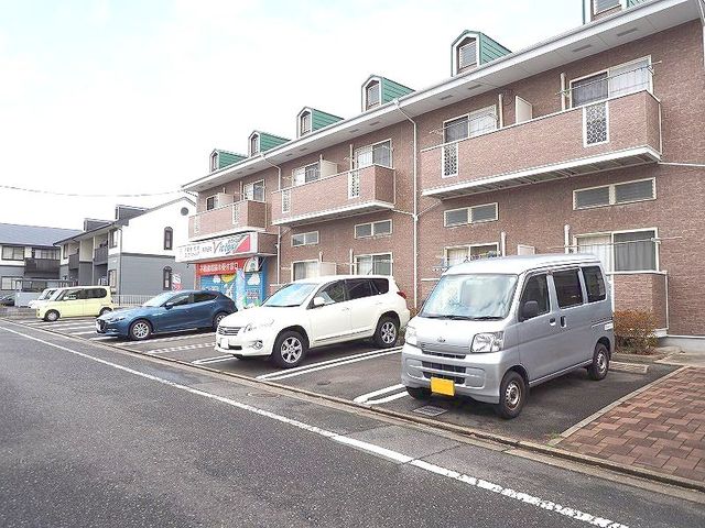 レグルスＮａｎａ 駐車場
