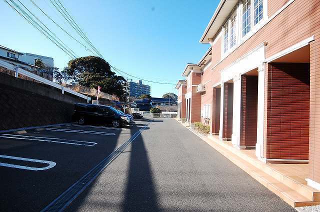サンリットヒル赤坂Ｂ 駐車場