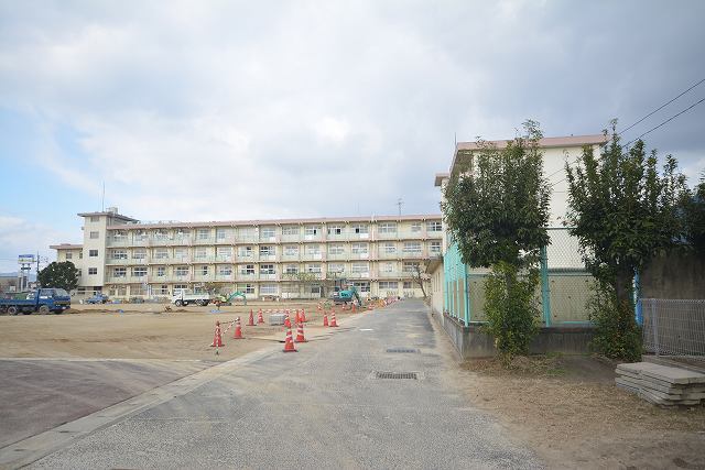 リアルエステ－トＸⅡ 曽根小学校まで850m