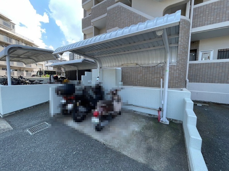 アネックス高峰 駐車場