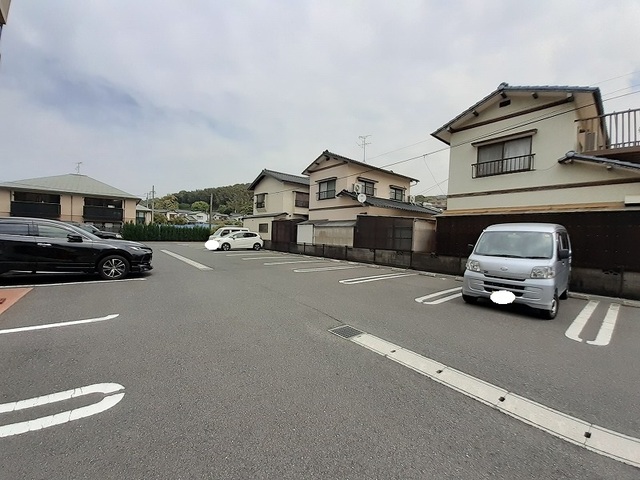 フレンテ二島Ⅱ 駐車場