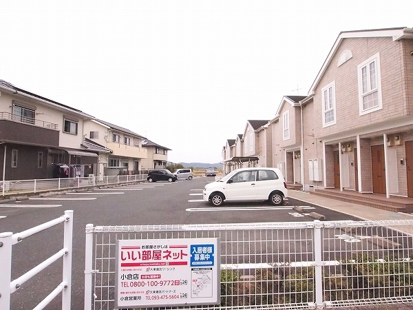 メイユール北泉Ａ 駐車場