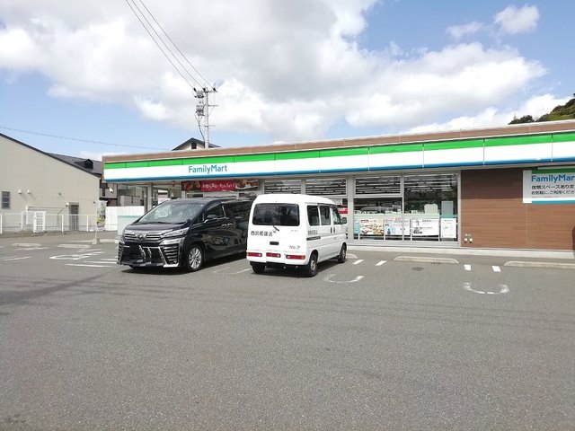 ヴィクトワール高須Ⅱ ファミリーマートまで300m