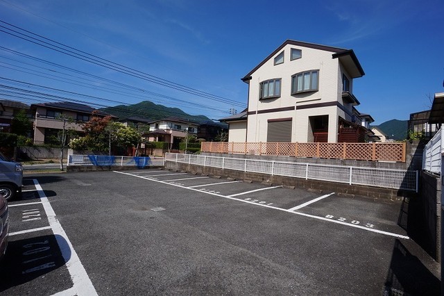 サンフォレストＡ 駐車場