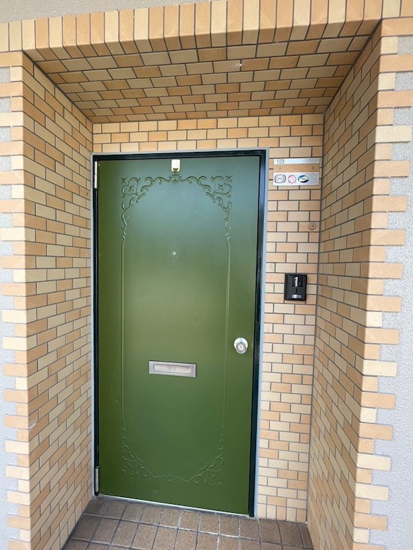サンハイツ葛原 玄関