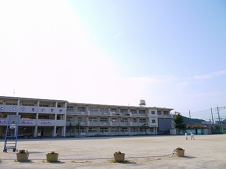 グランデフィＡ 北九州市立　徳力小学校まで500m