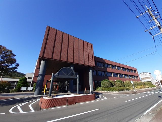 ニュークレストール・ノブＡ 水巻町役場まで2100m