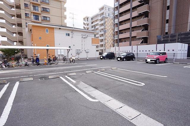 ファイン若松Ｂ 駐車場
