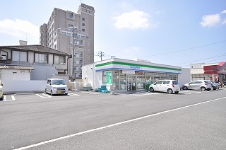 シンコー小倉黄金スカイマンション ﾌｧﾐﾘｰﾏｰﾄ 小倉片野三丁目店