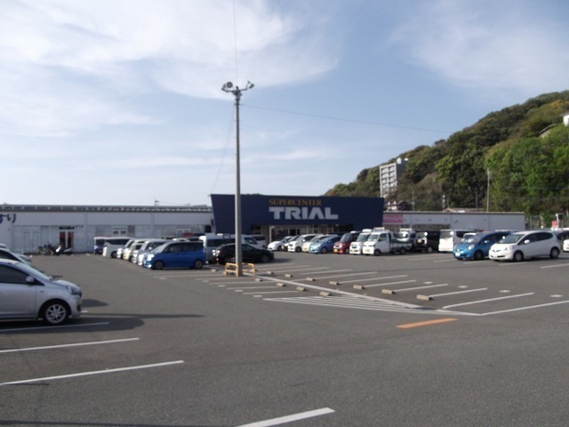 ボヌールＣ トライアル水巻店まで2800m