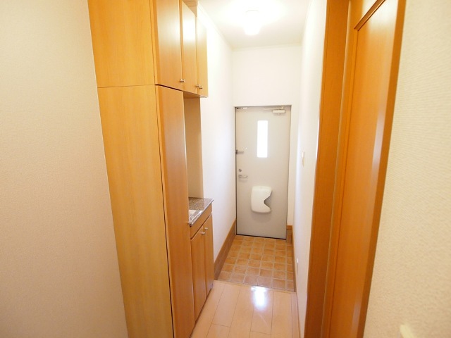 フィデール建郷 玄関