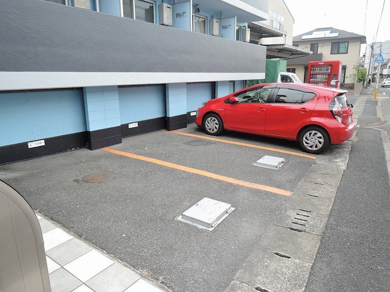 ラフェスタ篠崎 駐車場