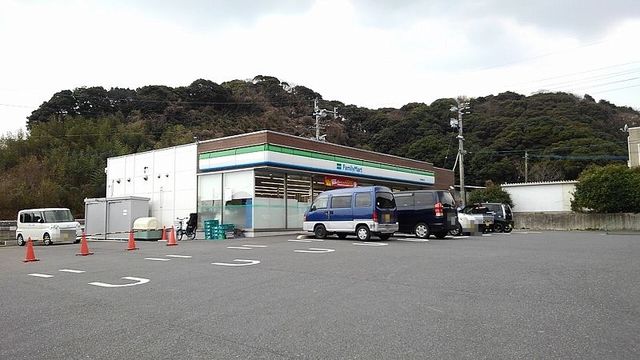 アレイ・ななみ　Ｃ ファミリーマートまで2700m
