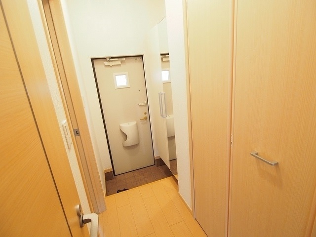 ウェイホームやまのくちＢ 玄関