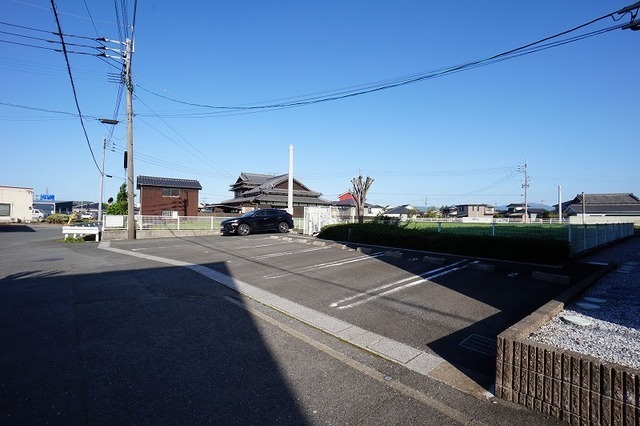 ブライトプレーヌ遠賀 駐車場