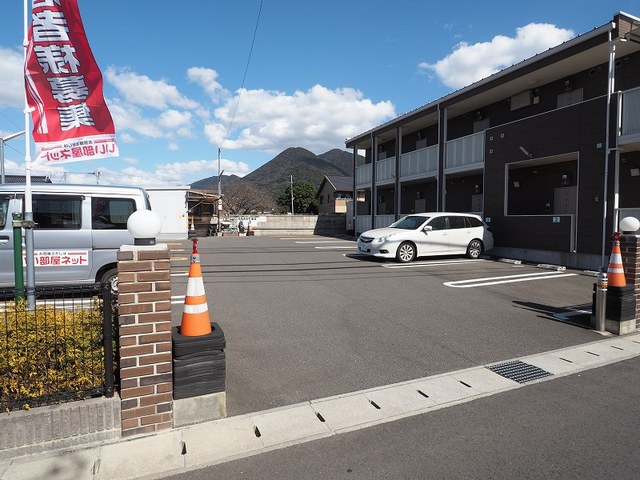 ヴィラ・ショウコウ 駐車場