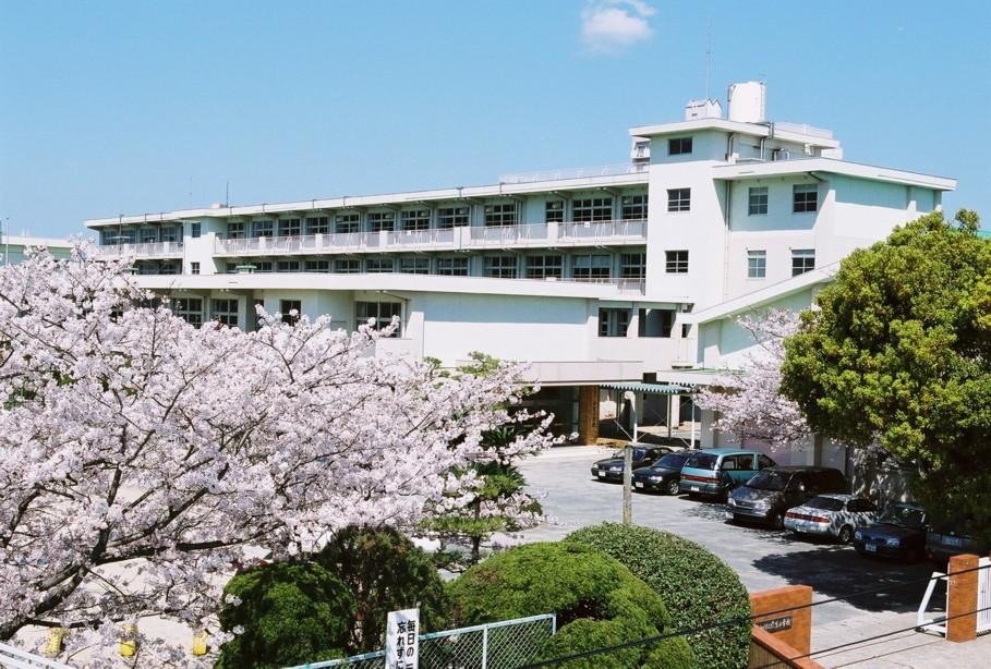 ベルガ穴生 北九州市立穴生小学校