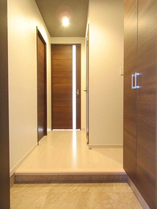 THE　SQUARE・Club　Residence 玄関