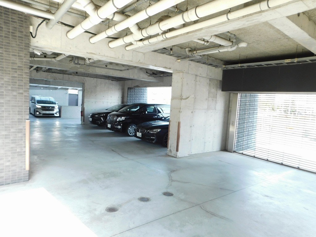 コンプレート富士見 駐車場