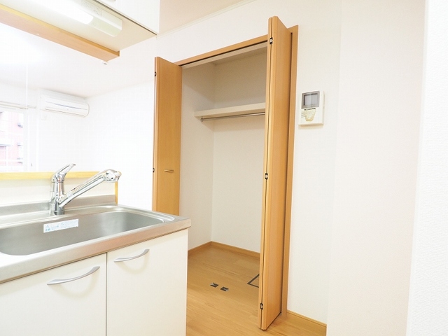 プリムローズ徳力新町Ｂ 収納