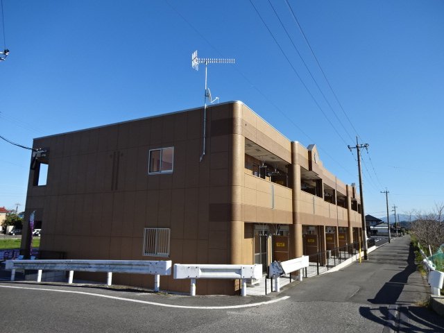 サームヴィレッジ 外観写真（昼）
