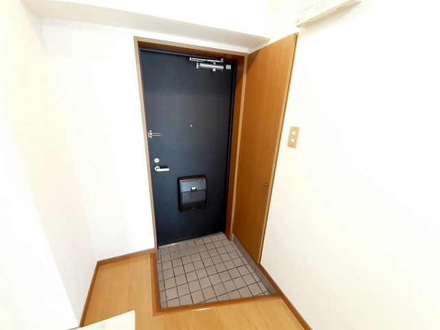 アビタシオン柳町 玄関