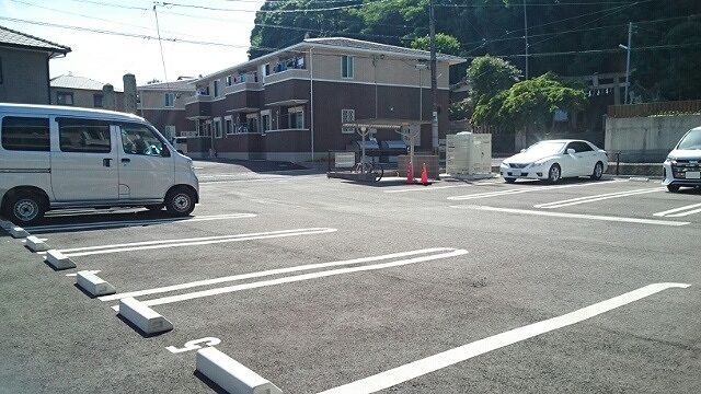ポラリス 駐車場