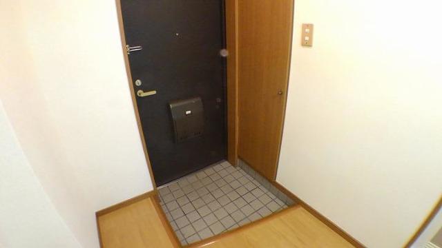 アビタシオン柳町 玄関