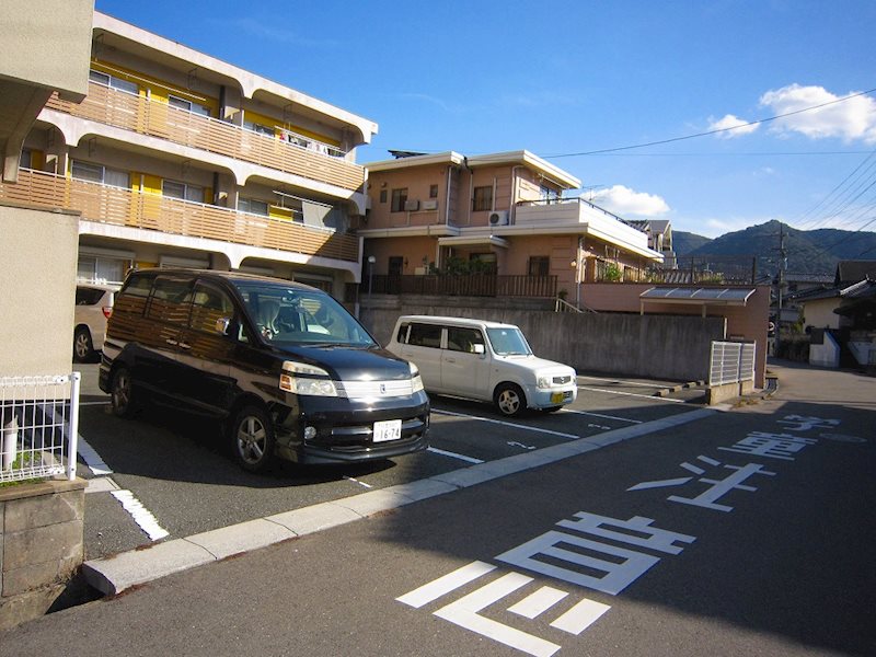レディースマンションなでしこ 駐車場