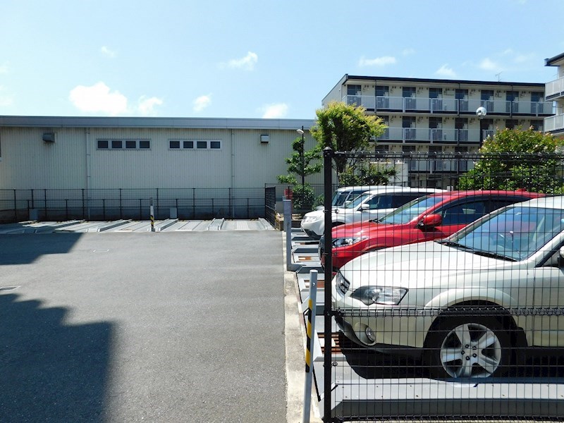 アヴァンセ陣原駅前 駐車場