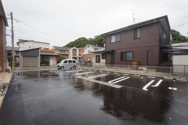 ニューシャルマンⅡ 駐車場