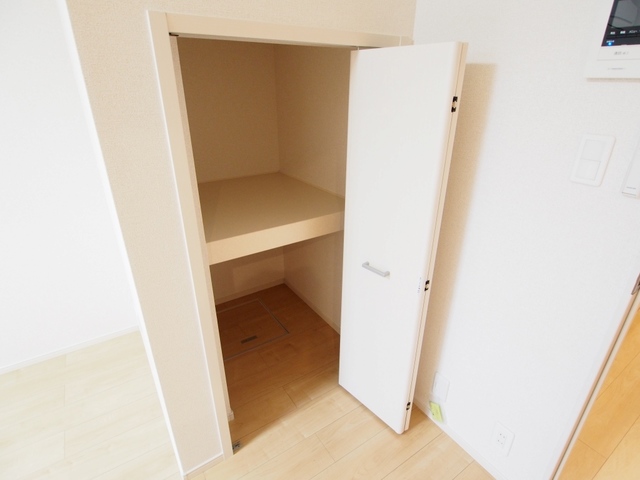 ランドコア陣山 収納