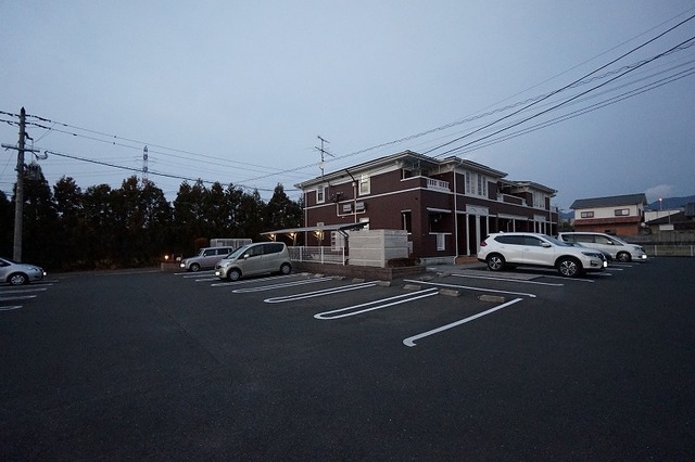 サンパティーク・メゾンＢ 駐車場
