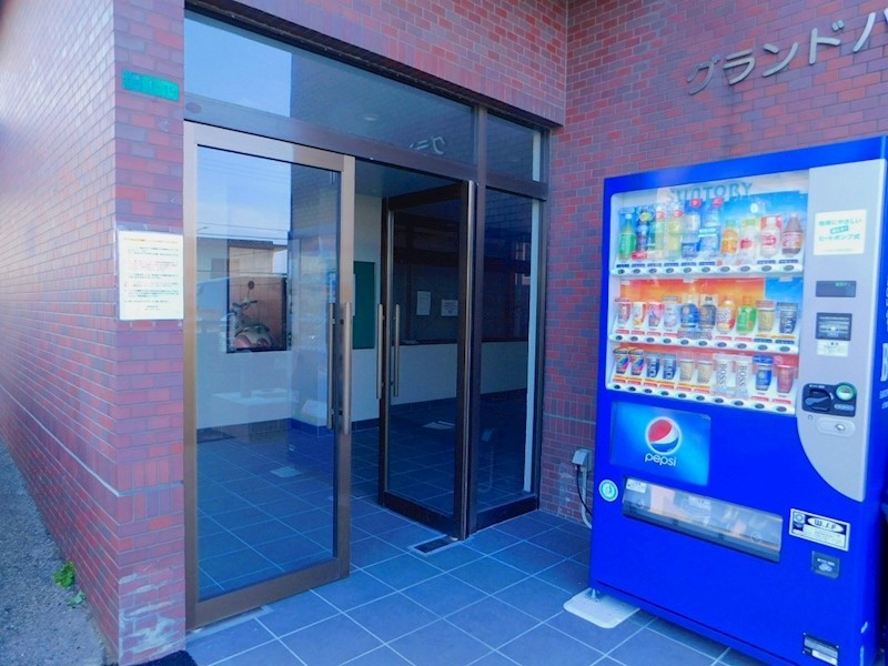 グランドハイツ湯川 エントランス