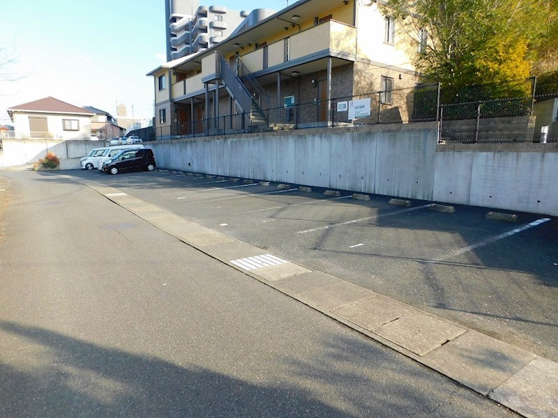 アルタヴィラ 駐車場