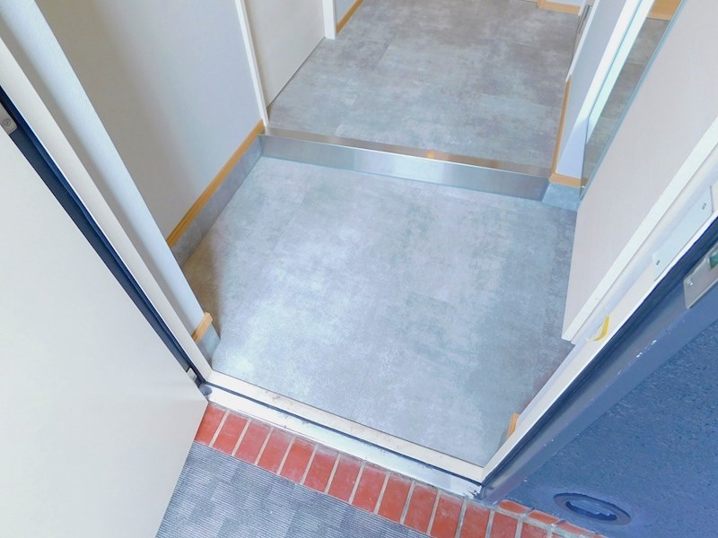 コンプレート古船場 玄関