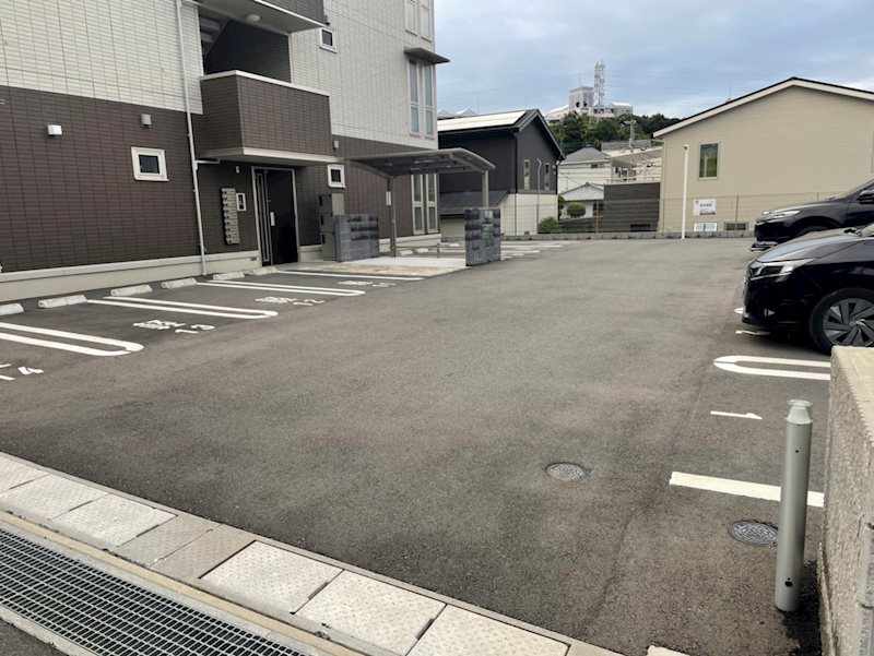 ウェスタ青山 駐車場