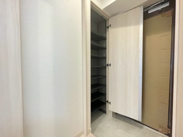 ラフィーネ葛原レスト 収納