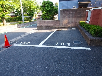 サニーコート 駐車場
