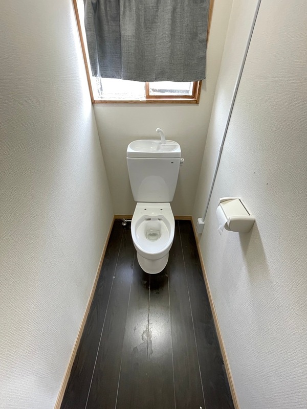 荒生田三丁目３番店舗付き住居 トイレ