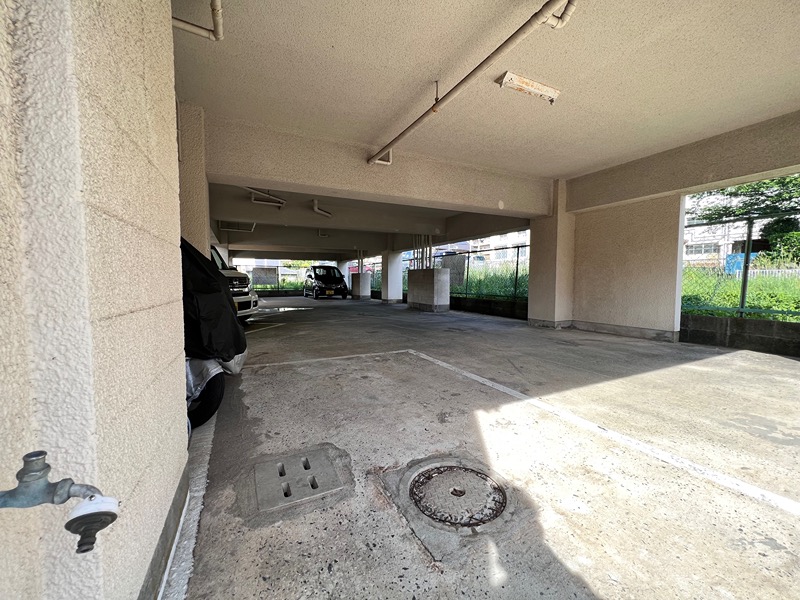 ハウスニューオータニ 駐車場